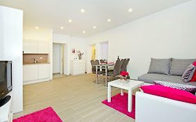 Apartment Mira